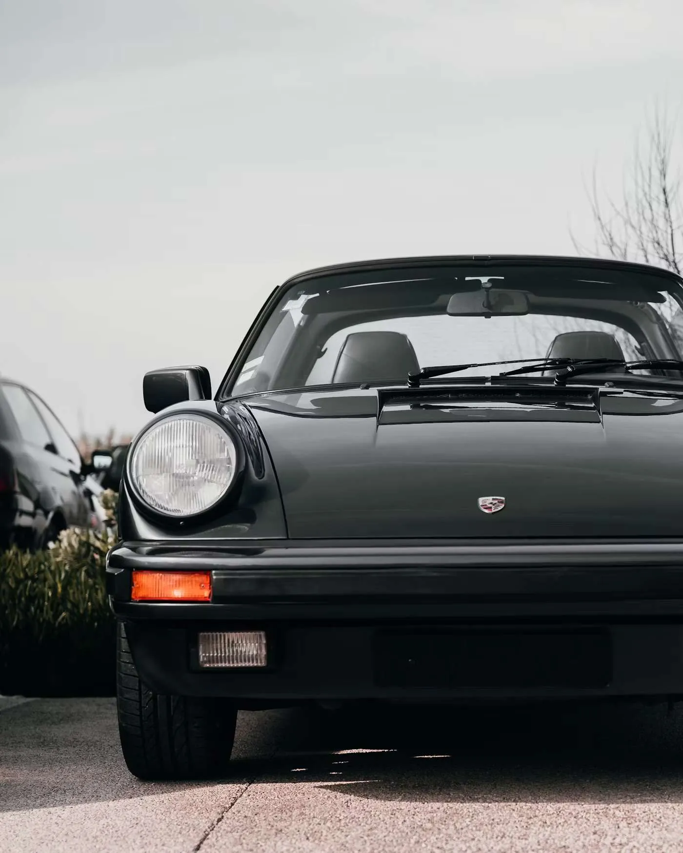 Green classic car glass repair